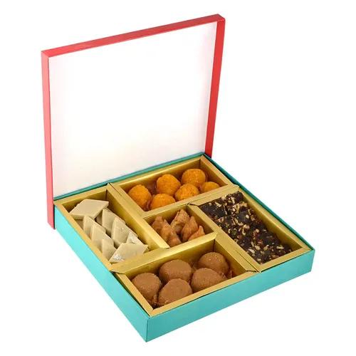 MATRATVA Delicacies Assorted Sweets Diwali Gift Box With Kaju Katli 250gm, Dates Barfi 200gm, Motichur Ladoo 250gm, Besan Ladoo 250gm and Mini Samosa 100gm/Best Diwali Gift Hamper For Corporate Sector ,Office , Family , Business Clients